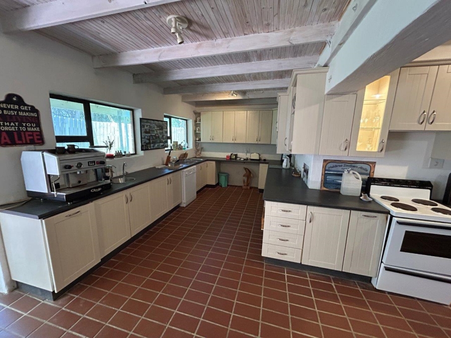 4 Bedroom Property for Sale in Noorsekloof Eastern Cape